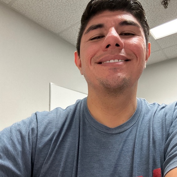 Meet your Posher, Ernesto - Picture 1 of 1